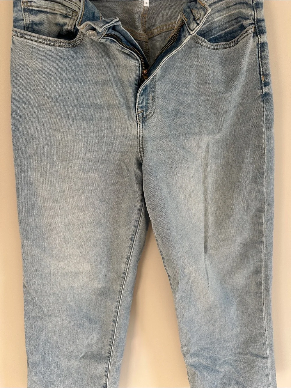 Studio Blue Light Wash Women's Cropped Straight Jeans with Raw Hem